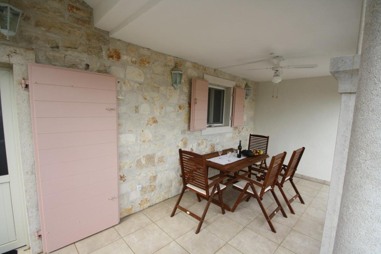 Apartment Marija Kaštelir Exterior foto